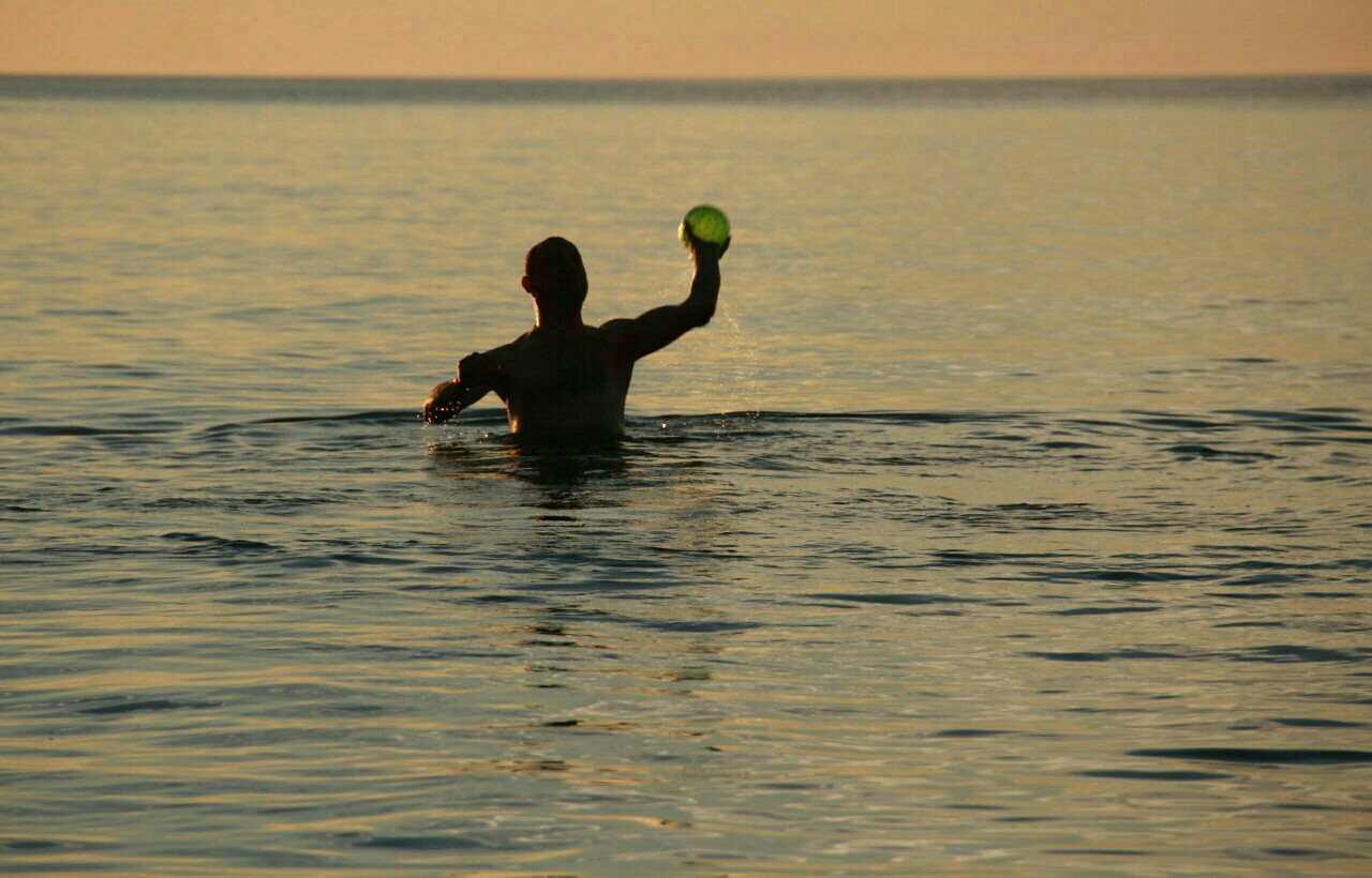 Роман Безрамок