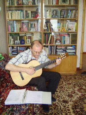 Александр Манойло