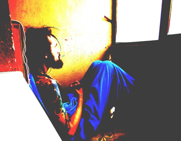 ����� ����