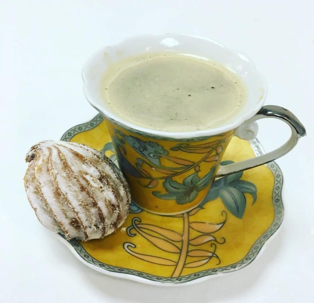 ����� ����