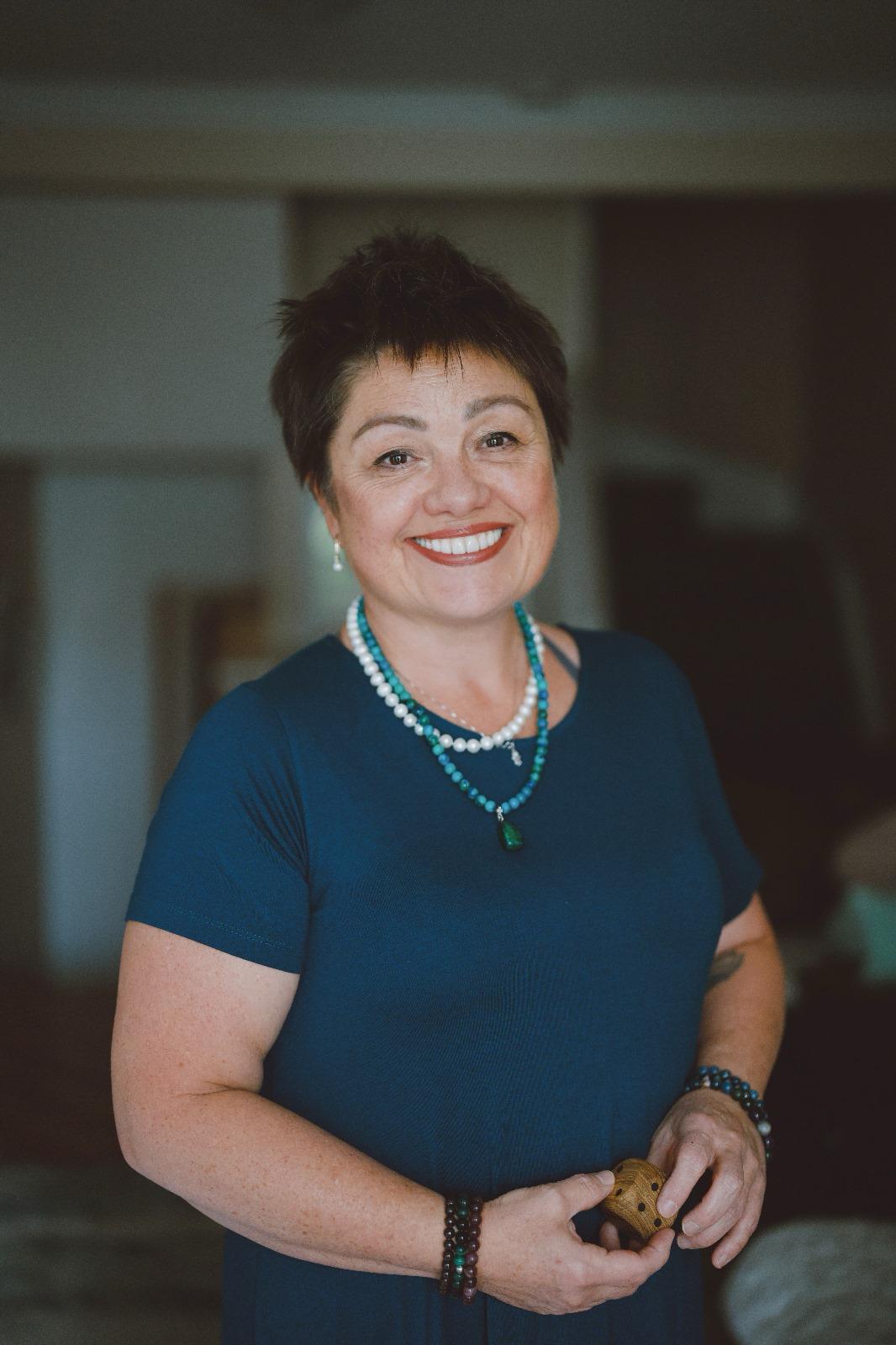 ������ ��