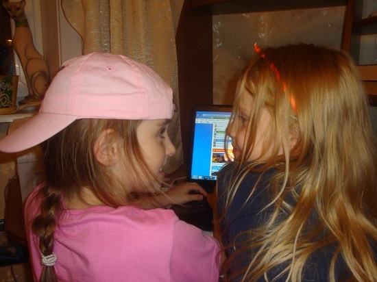 �������