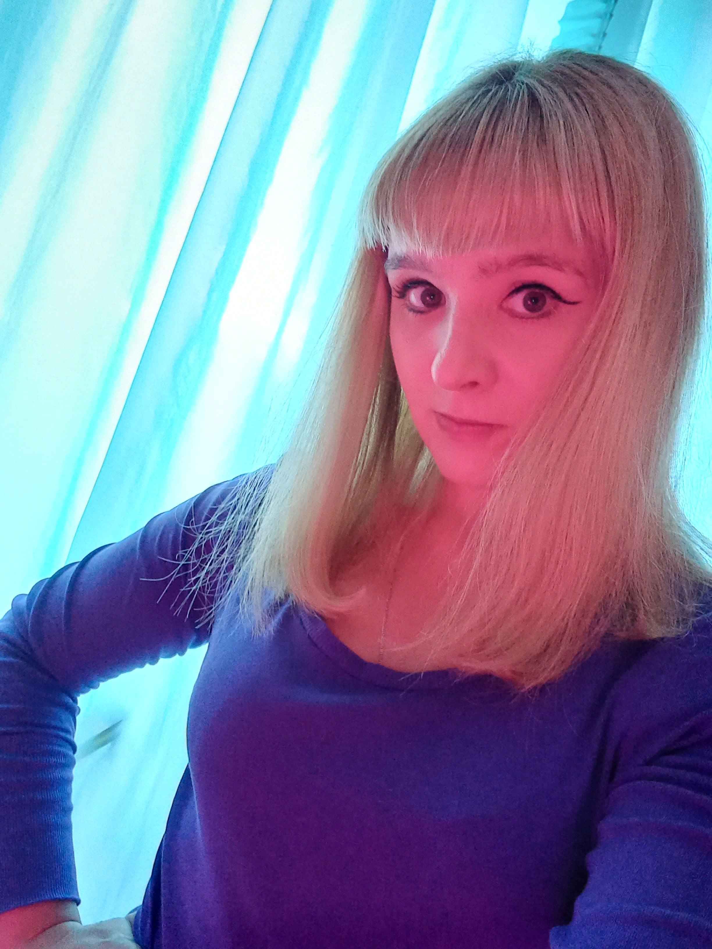 ����� ����