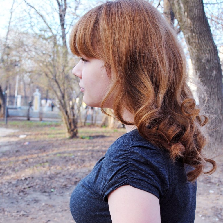 ����� ����