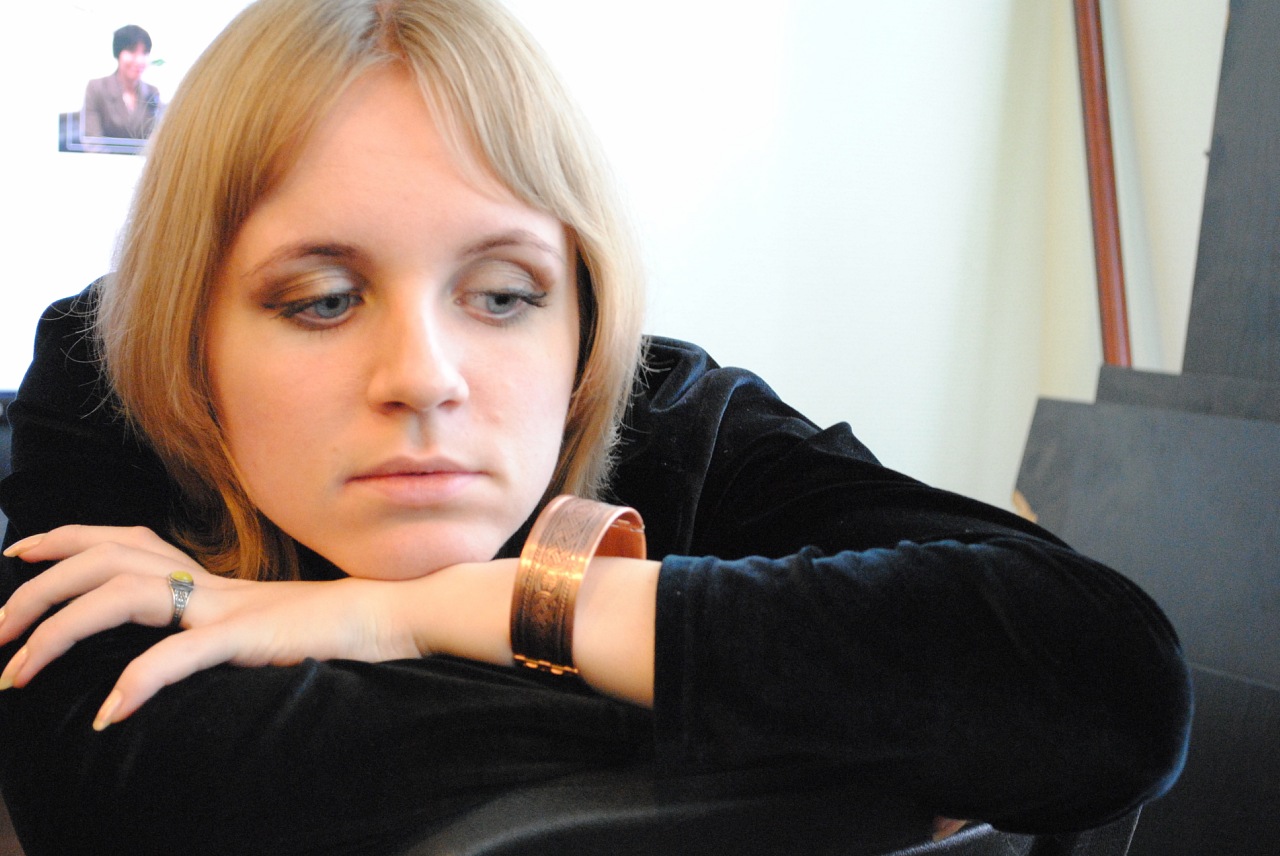 ����� ����