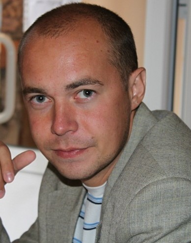 Артем Мельник