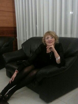 ����� ����