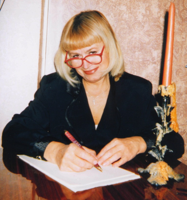 �������