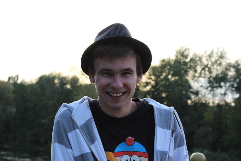 Даниил Авешко