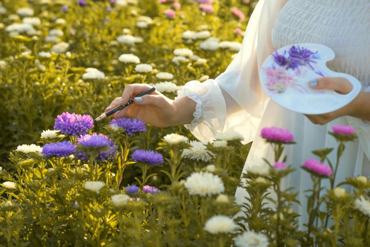 ����� ����