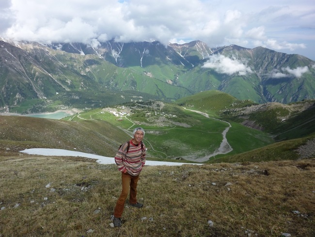 ����� ����