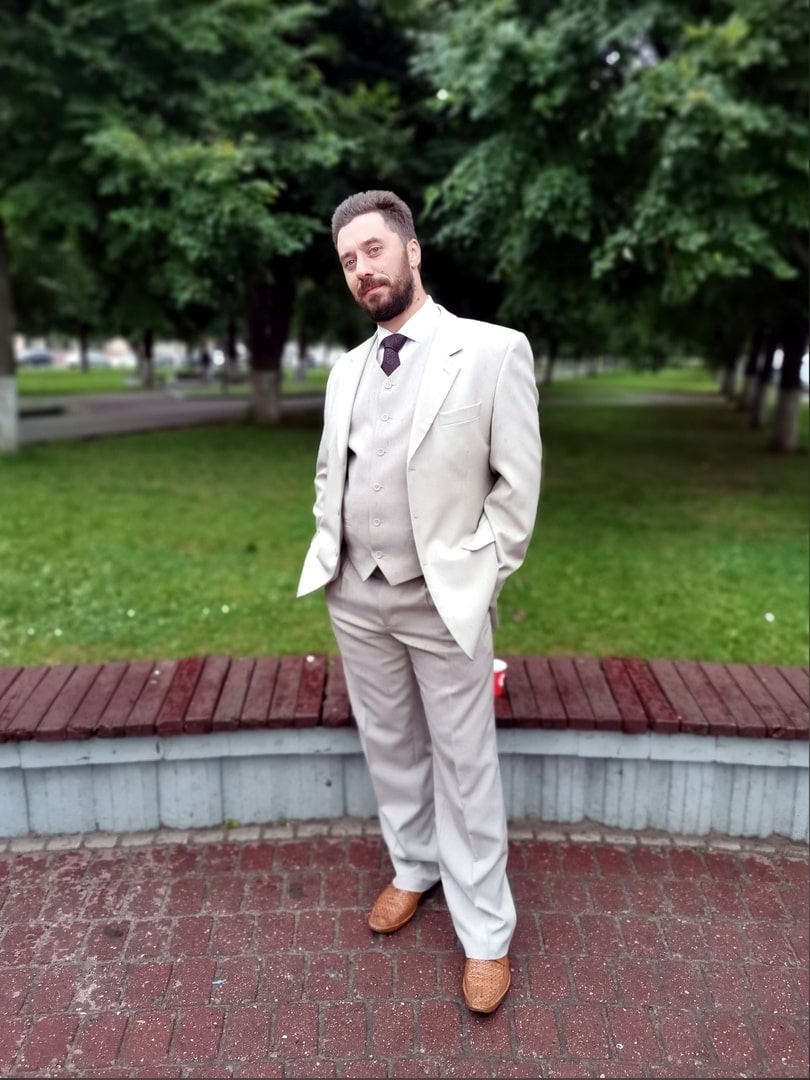 Дмитрий Дубов