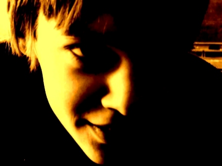 ����� ����