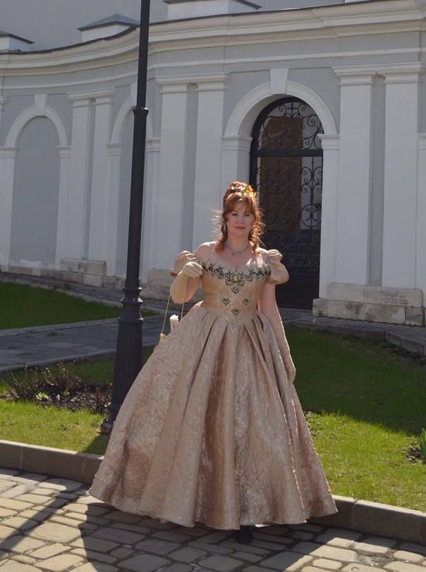 ����� ����