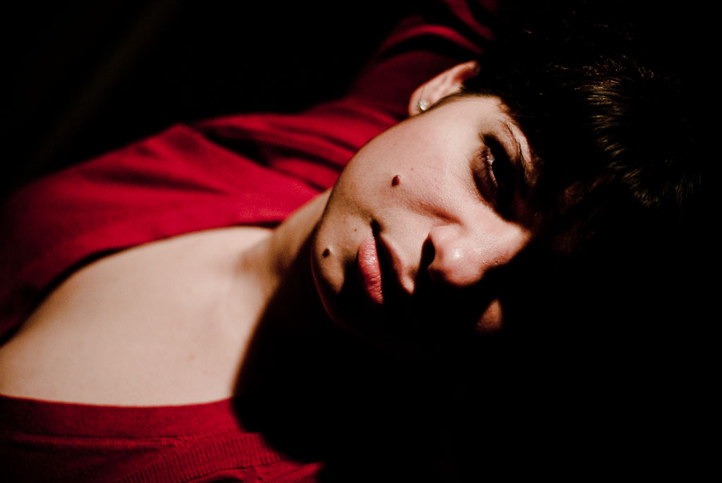 ����� ����