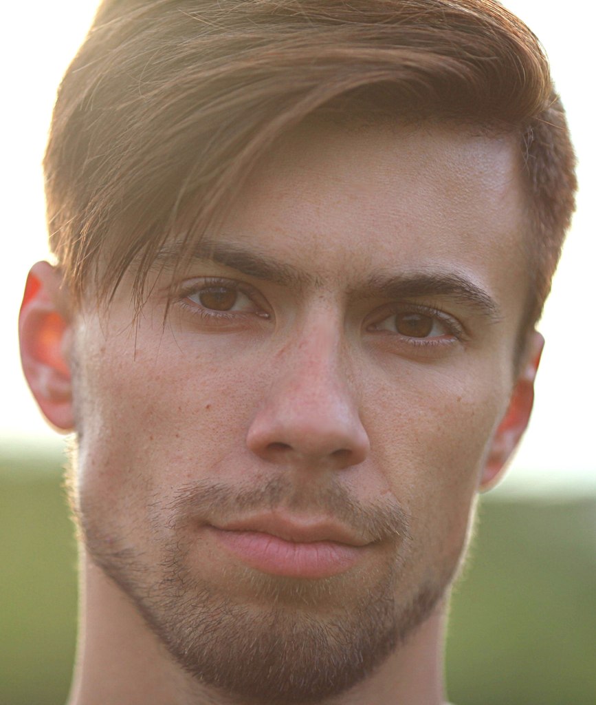 Роман Савельев