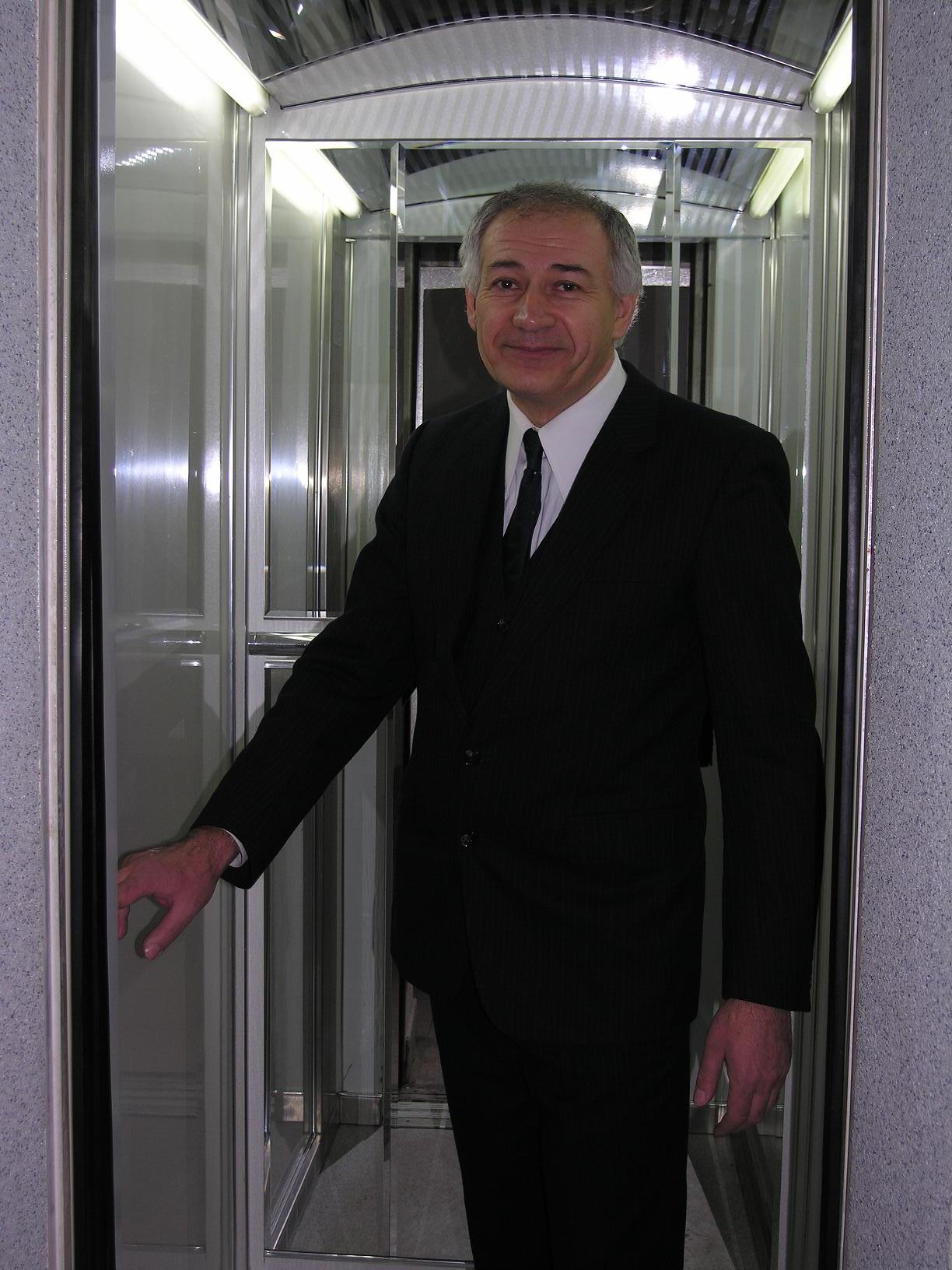 Владимир Карев