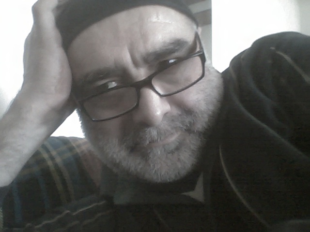 ����� ����