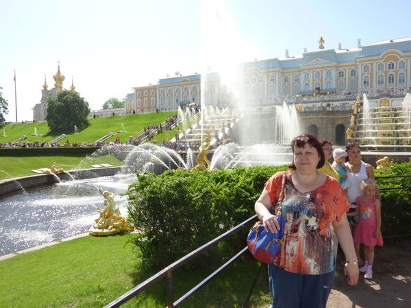 ����� ����