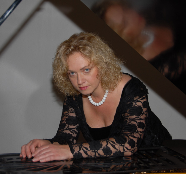 ���� ���