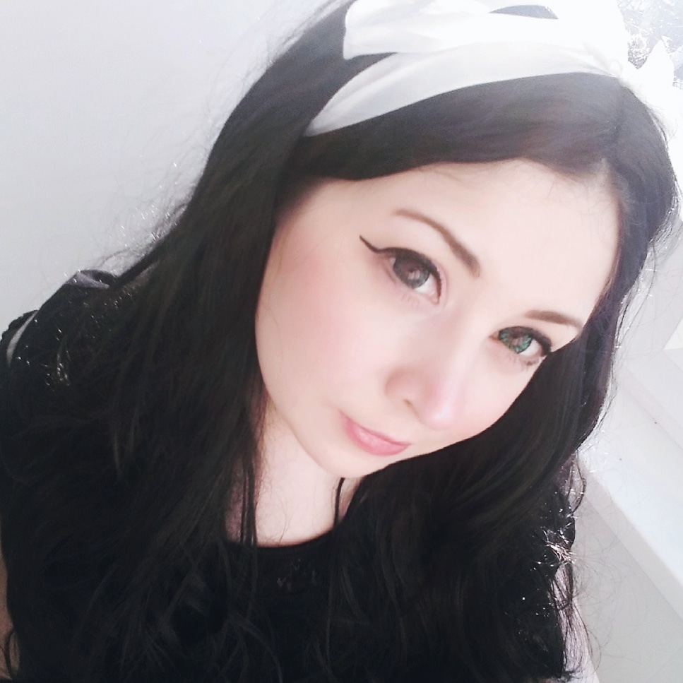 Лия Снежная