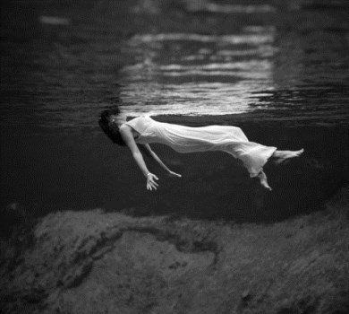 ����� ����