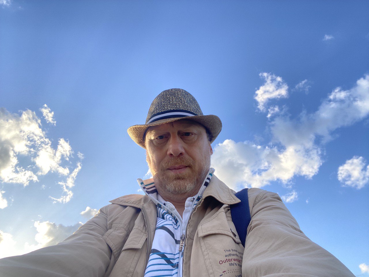 �������