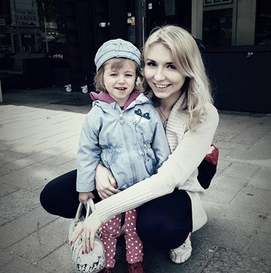 ����� ����