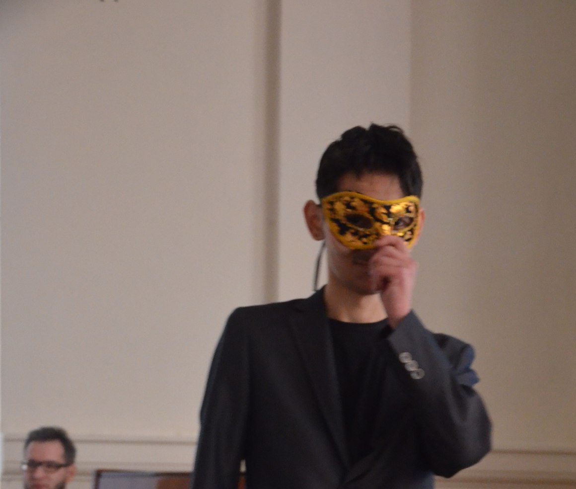 ����� ����