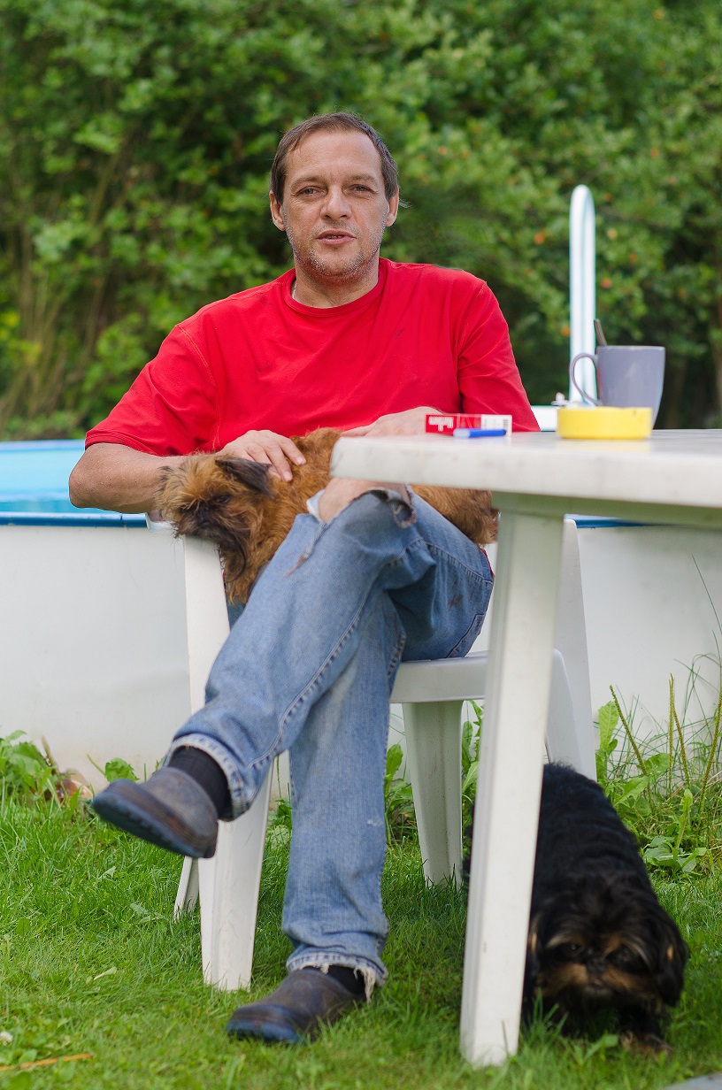 �������