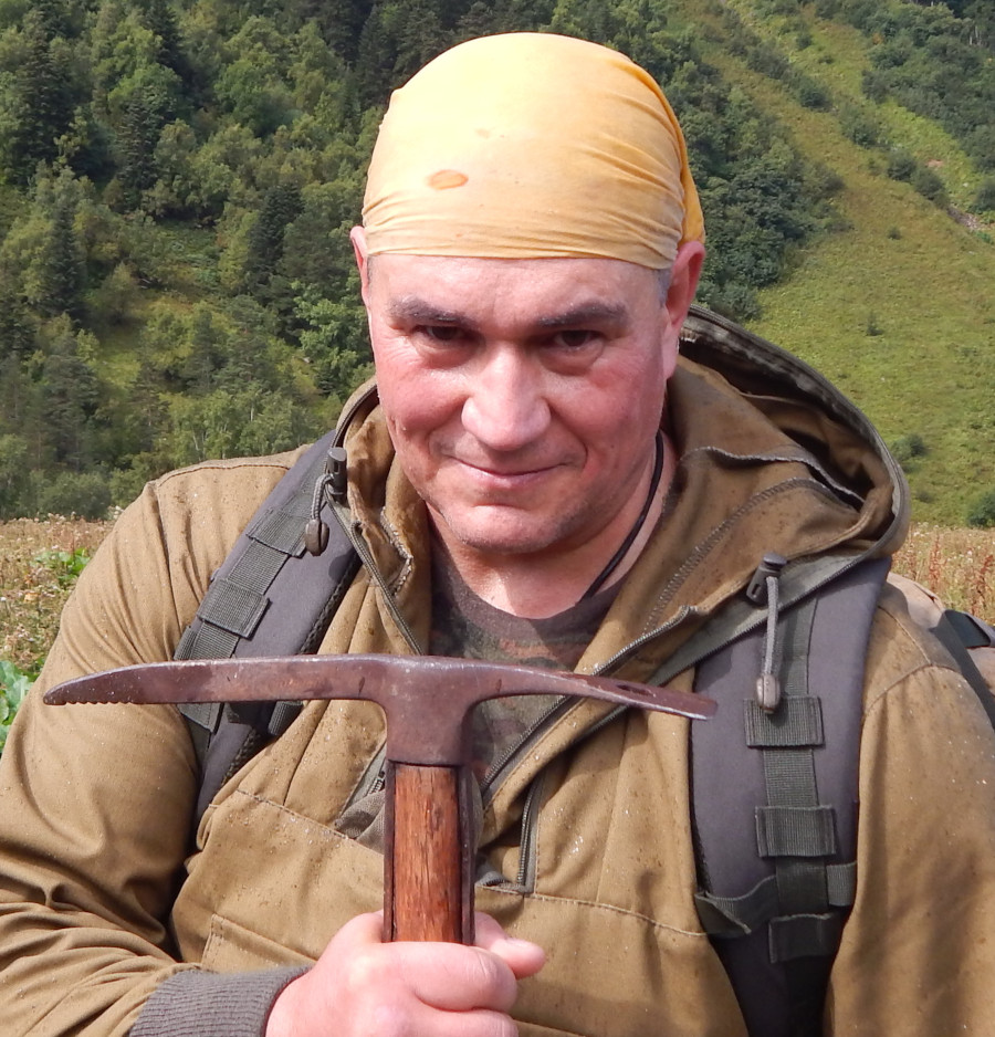 �������