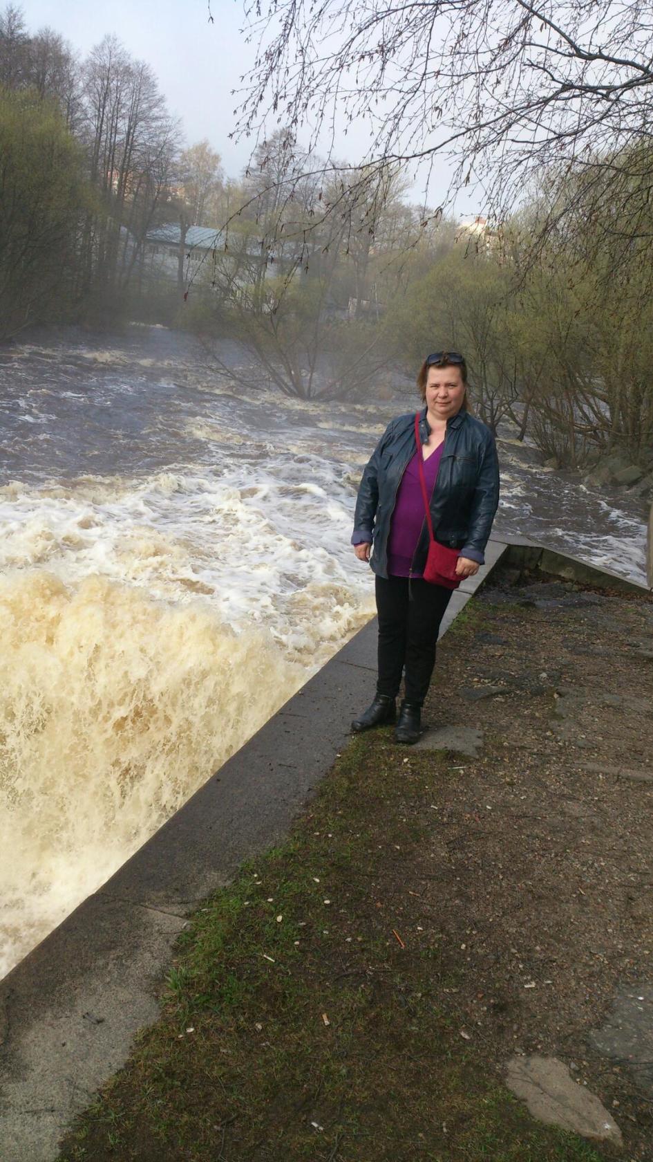 ����� ���