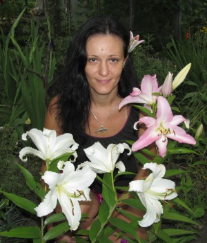 ����� ����