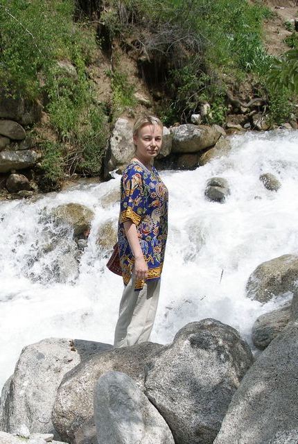 ����� ����