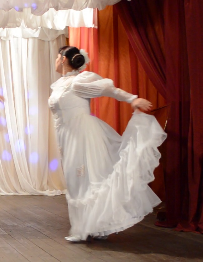 Тата Платонова