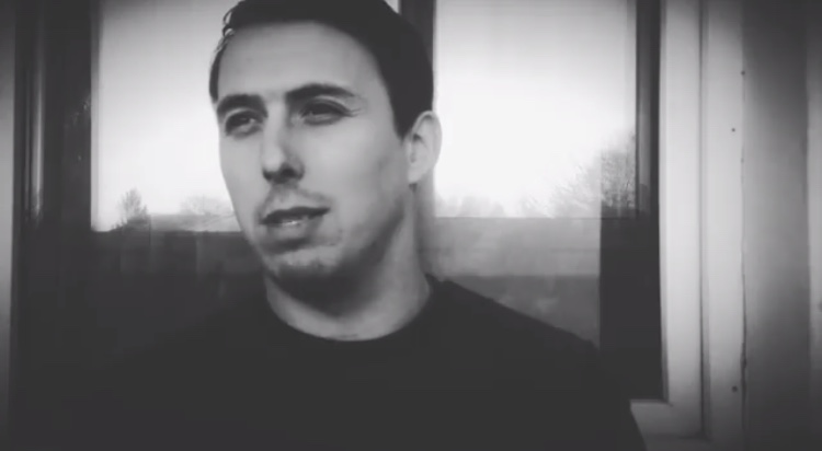 ����� ����