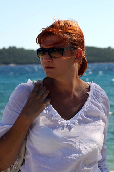 �������