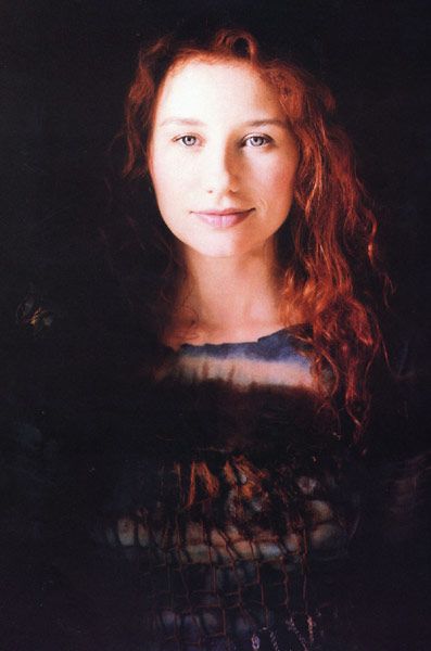 ����� ����