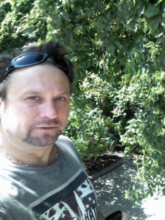 ����� ����