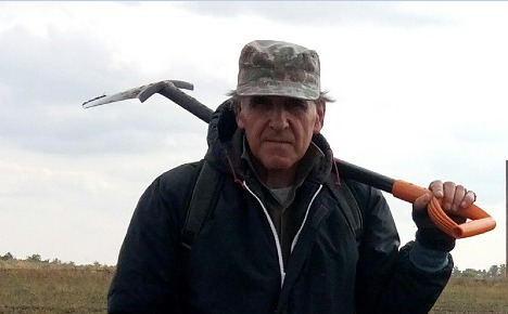 Виктор Михов