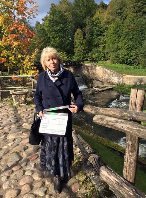 ��������