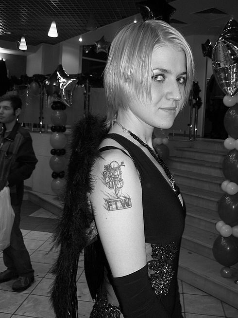 �������