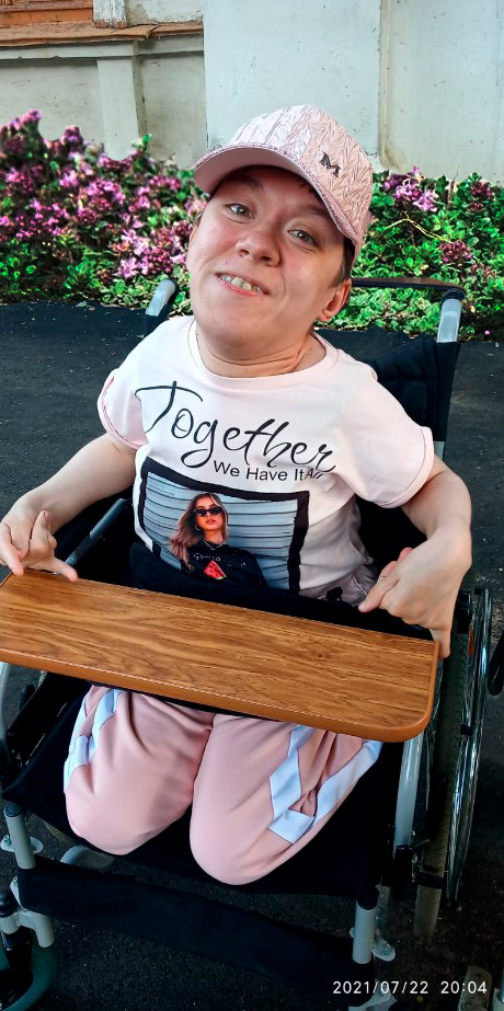 Лена Симонова