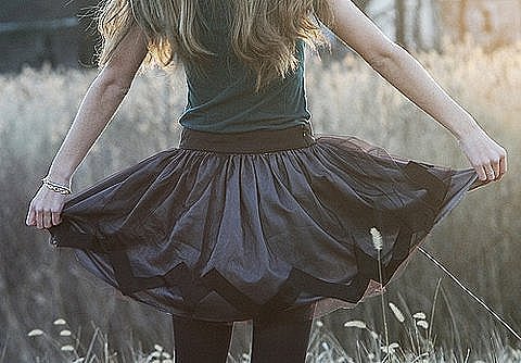 ����� ����