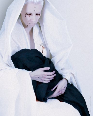 �������