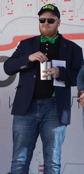 Виктор Махров