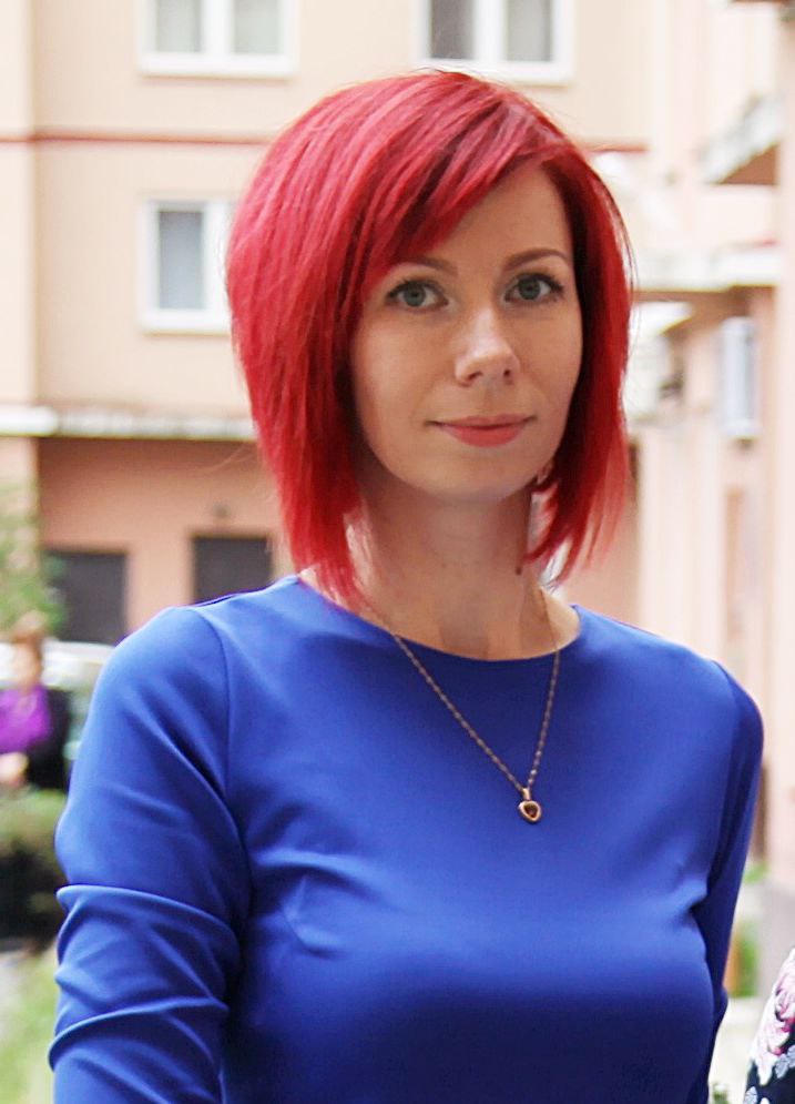 ����� ����