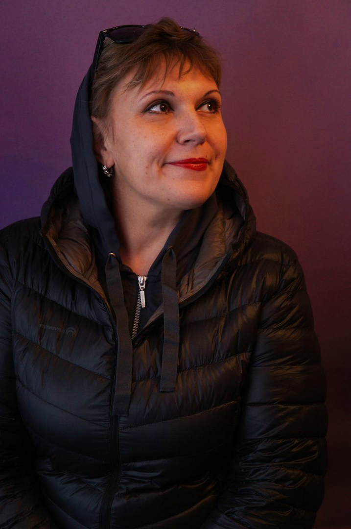 ����� ����