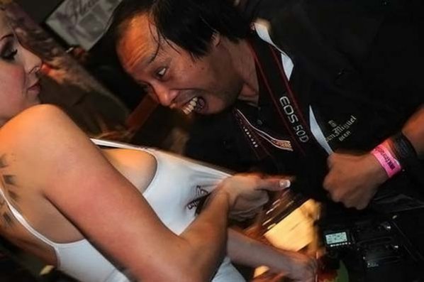 �� ��-����