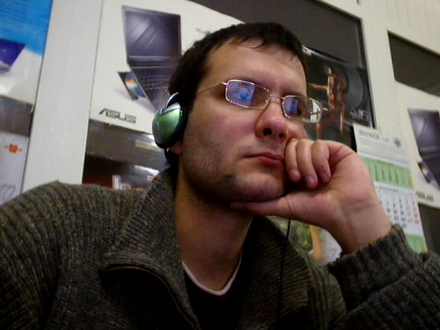 ����� ����